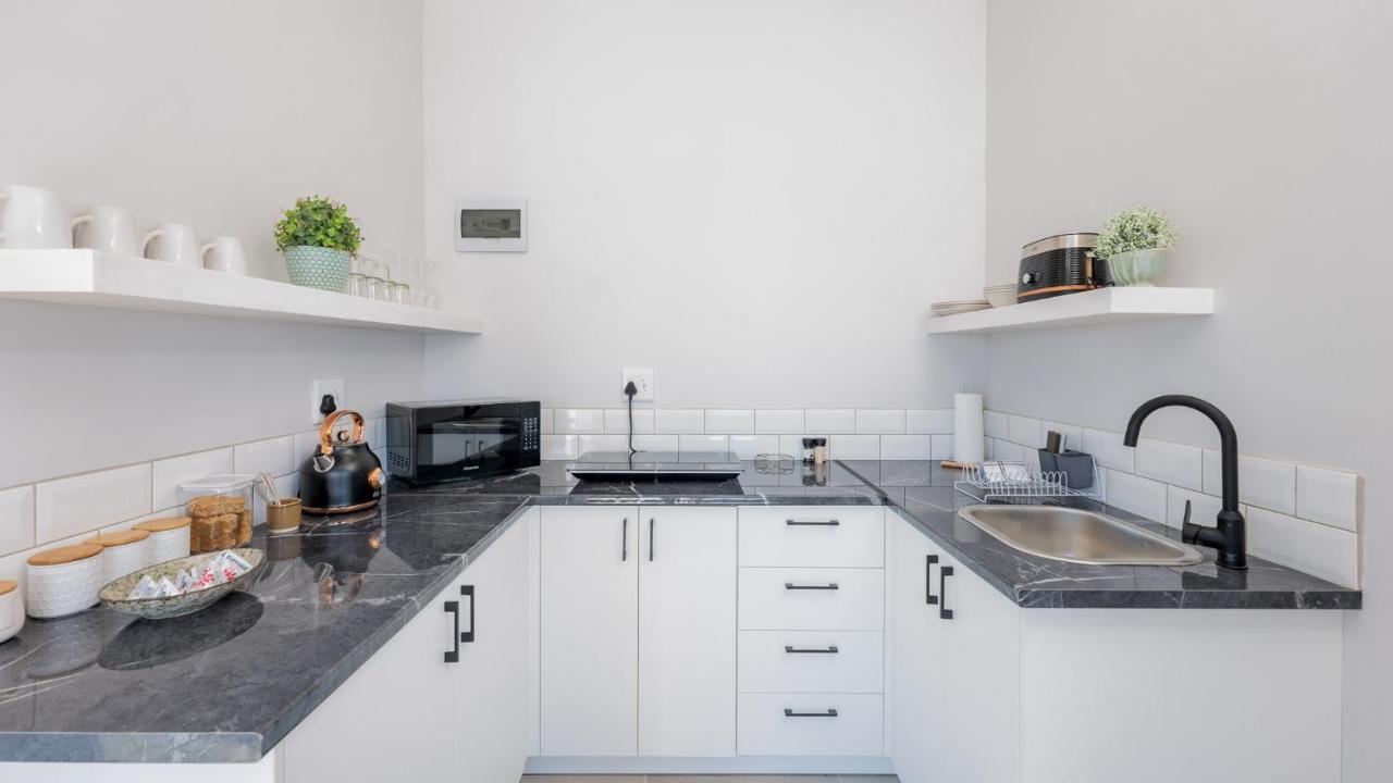 34.4 Degrees South Studio Apartment Agulhas Luaran gambar